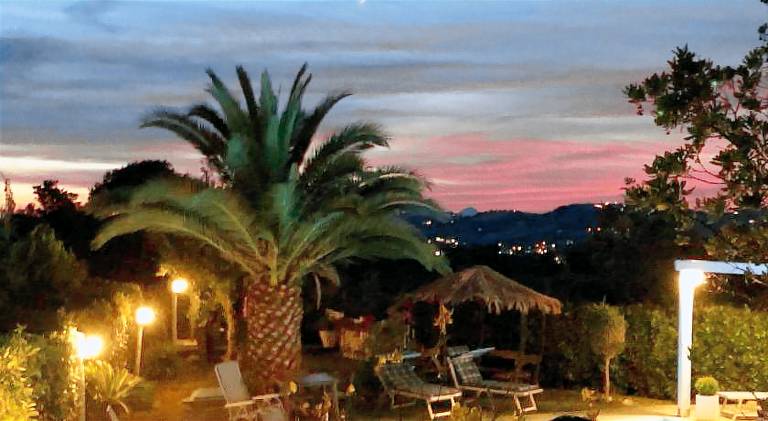 Children-friendly lovely vacation home with pool, garden & patio | Pets are welcome in Fermo