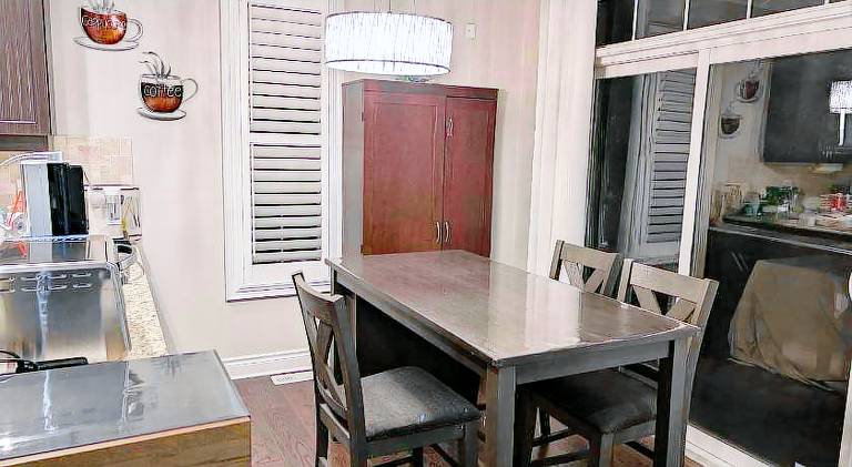 Bright Bedroom with Shared bathroom and WiFi Parking available