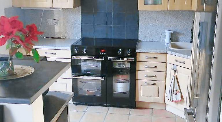 House with patio & barbecue | Pet-friendly in Istres