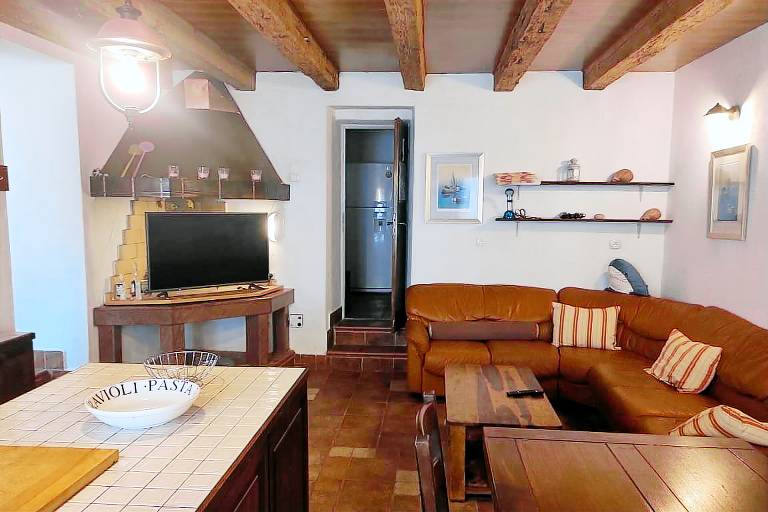 Comfortable and spacious apartment with terrace and sea view Vodice (A-23858-a) — photo 2