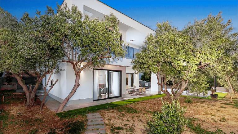 Lovely villa with private pool, grill & patio | Dogs allowed — photo 3