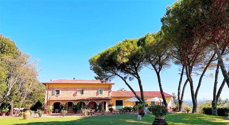 Farm with terrace, yard & barbeque in Casciana Terme Lari