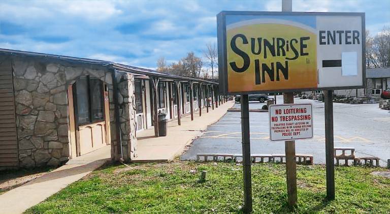 Sunrise inn — photo 5