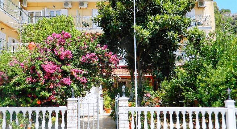 Serviced apartment with garden | Pets allowed — photo 3