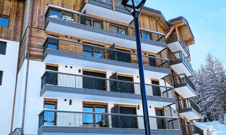 350m from resort center, 1st floor, terrace, 36m², Courchevel in Courchevel