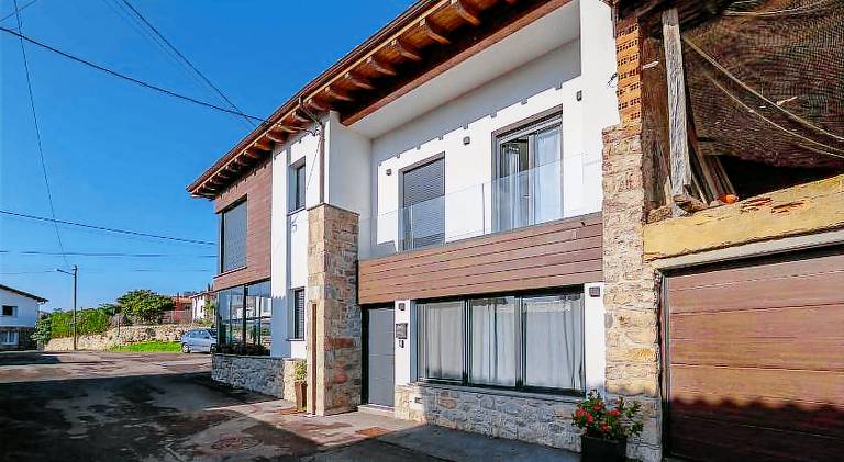 House | Next to the beach | Suitable for remote work | Pets are welcome in Llanes