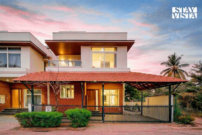 195 m&sup2; Villa