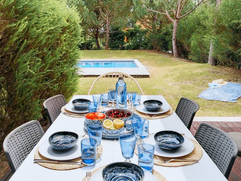Tr&oacute;ia Beach House with Pool