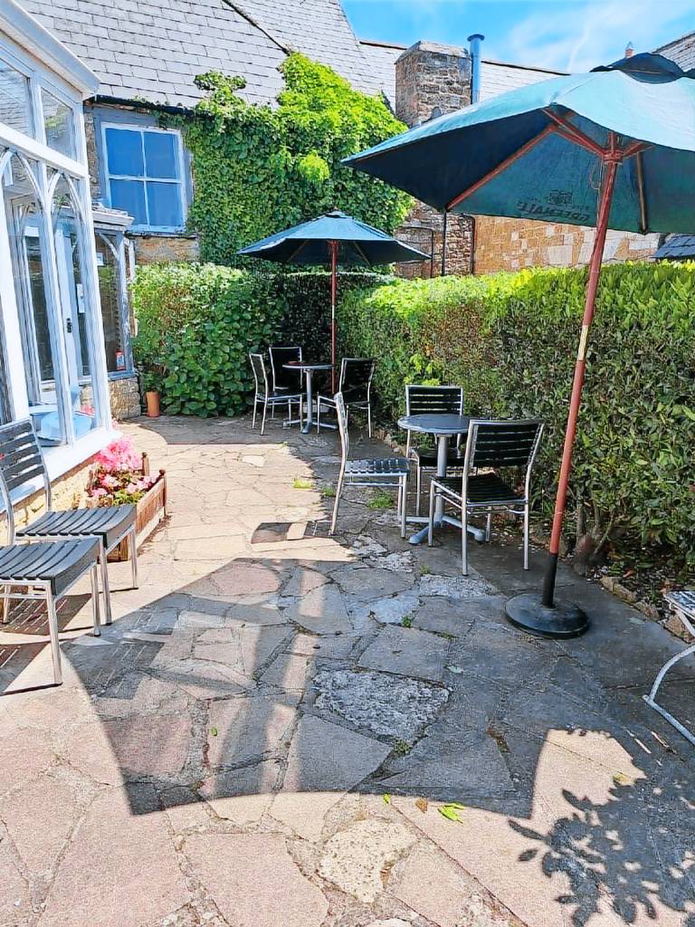 The Ilchester Arms Hotel