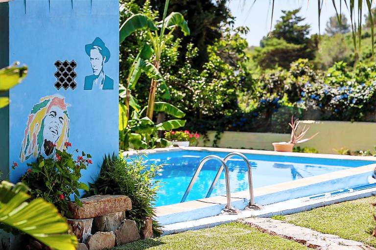 Fully equipped pleasant house with fast internet, private pool & yard | Garden view | Pet-friendly — photo 3