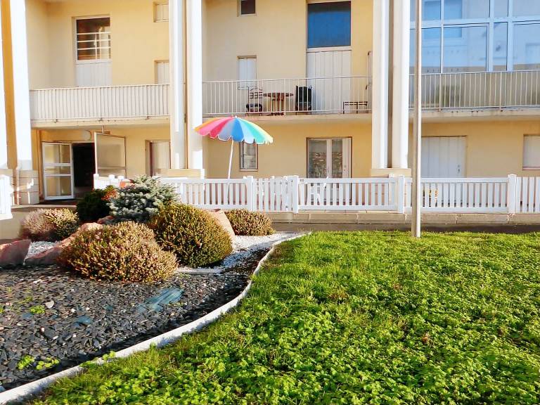 Beautiful holiday apartment | Next to the beach | Dogs allowed in Saint-Gilles-Croix-de-Vie