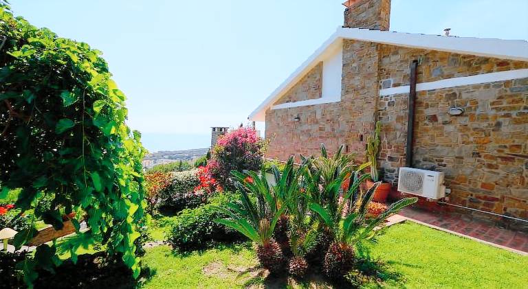 Villa with 4 rooms for 6 persons — photo 4