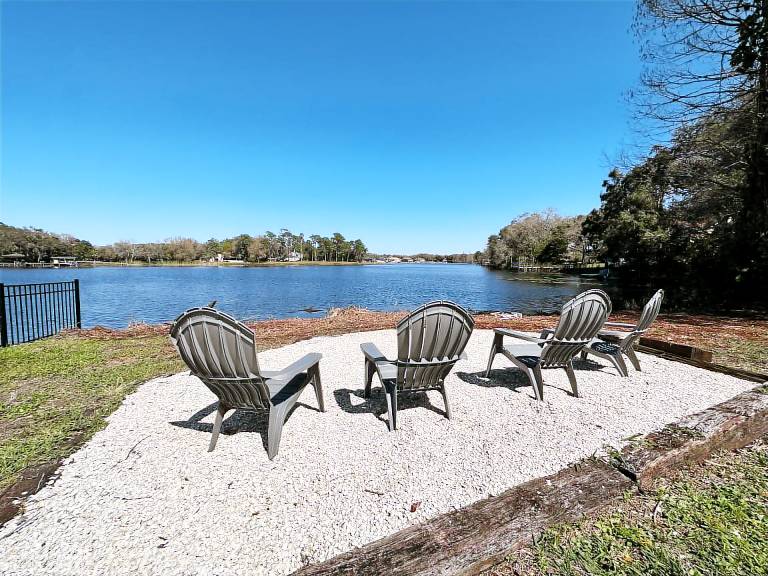 Lakefront private oasis in Tampa Bay