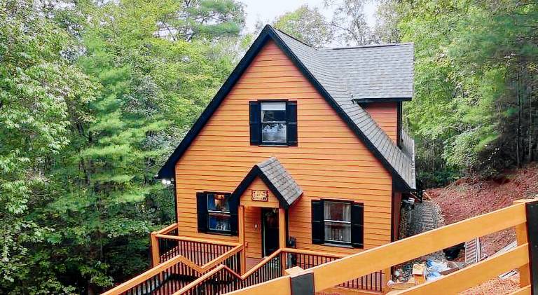 Nice house with pool | Dogs allowed in Helen, GA