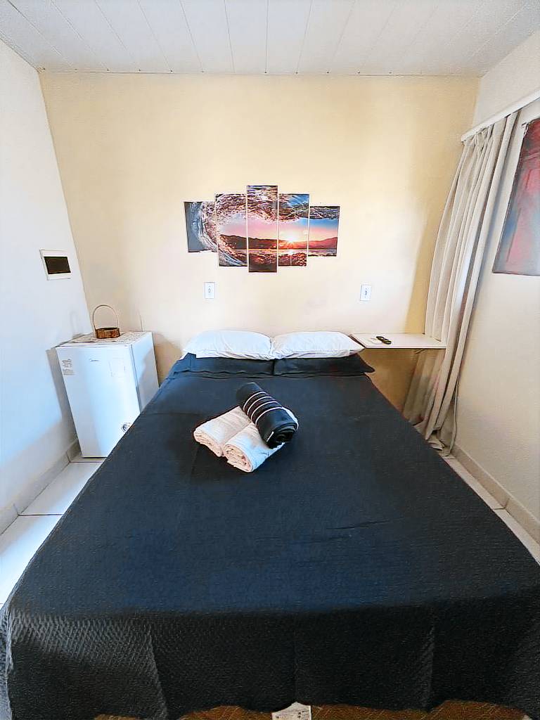 Private room with pool & yard — photo 3