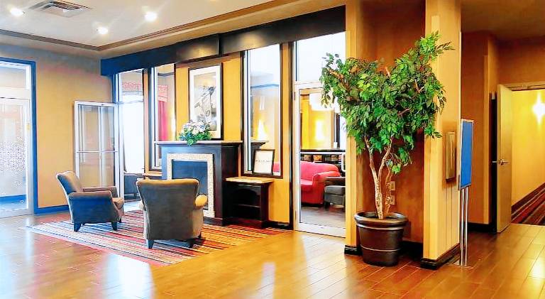 Hampton Inn & Suites by Hilton Edmonton International Airport — photo 4