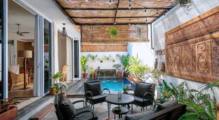 Villa with pool — photo 3