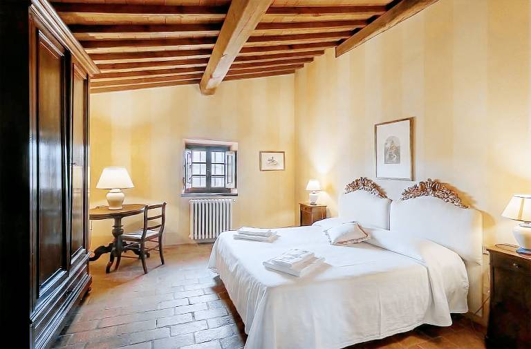Tenuta Branca – Torrione Spacious Apartment with Pool in Chianti in Cascia