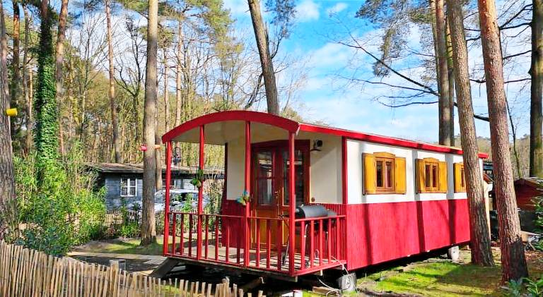 Chalet with hot tub in Hasselt
