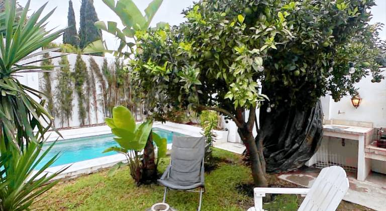 Villa with pool — photo 4