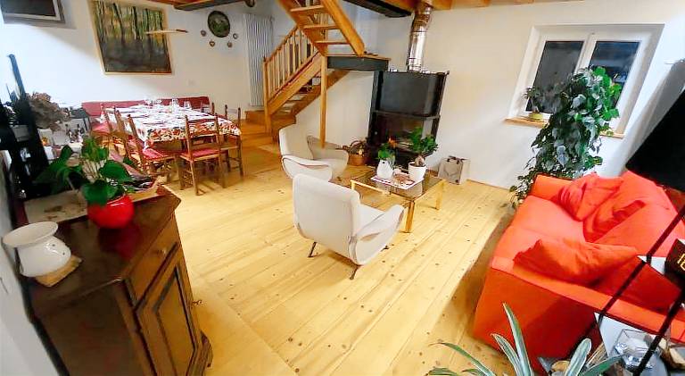 Lovely farm with pool, garden & hot tub | Perfect for remote work | Dogs allowed — photo 3