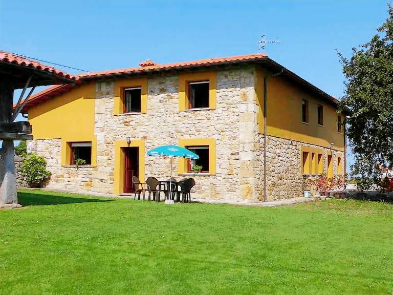 Casa Lastres