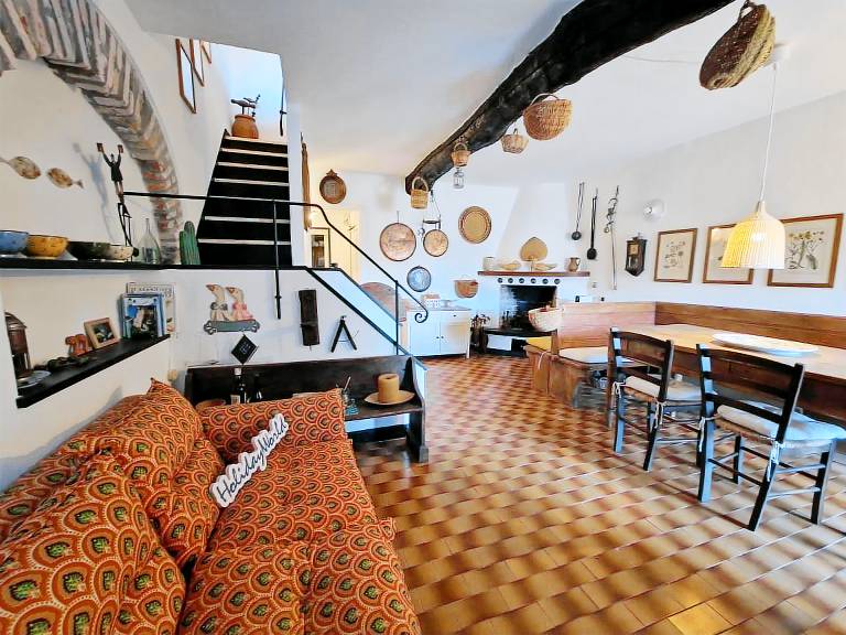 Rental apartment with patio — photo 4
