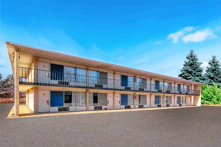 Days Inn by Wyndham Birch Run — photo 4