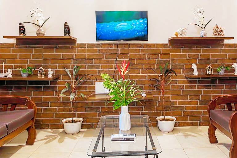 Pleasant vacation home with yard | Suitable for remote work | Pets are welcome — photo 3