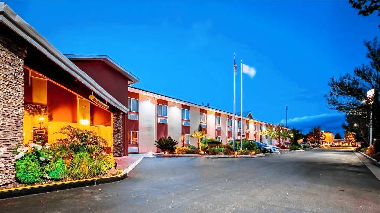 Best Western Plus Corning Inn — photo 4