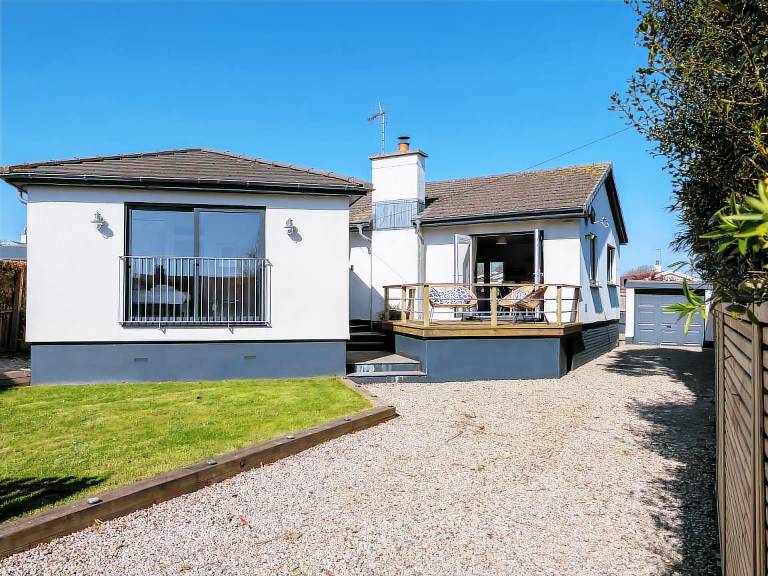 House  Strete