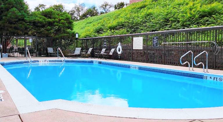 Hampton Inn Greensburg — photo 2