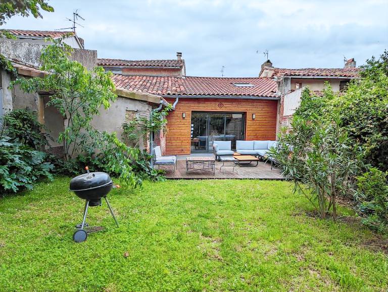 Family-oriented pleasant house | Garden view | Pets allowed — photo 4