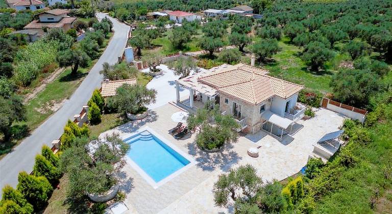 Villa with jacuzzi & pool in Zakynthos