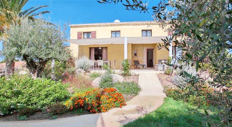 Appartement de vacances Arbousier a Calvi piscine chauffee partagee bbq in Calvi