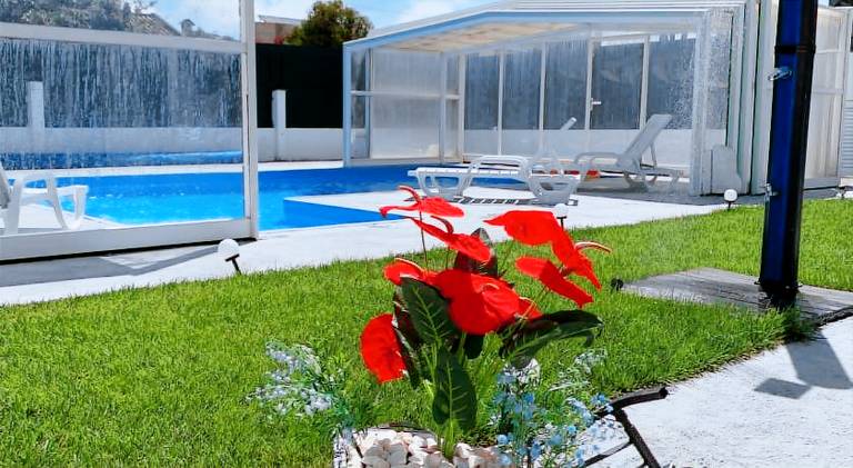 Villa with private pool, yard & terrace | Pets allowed in Almada