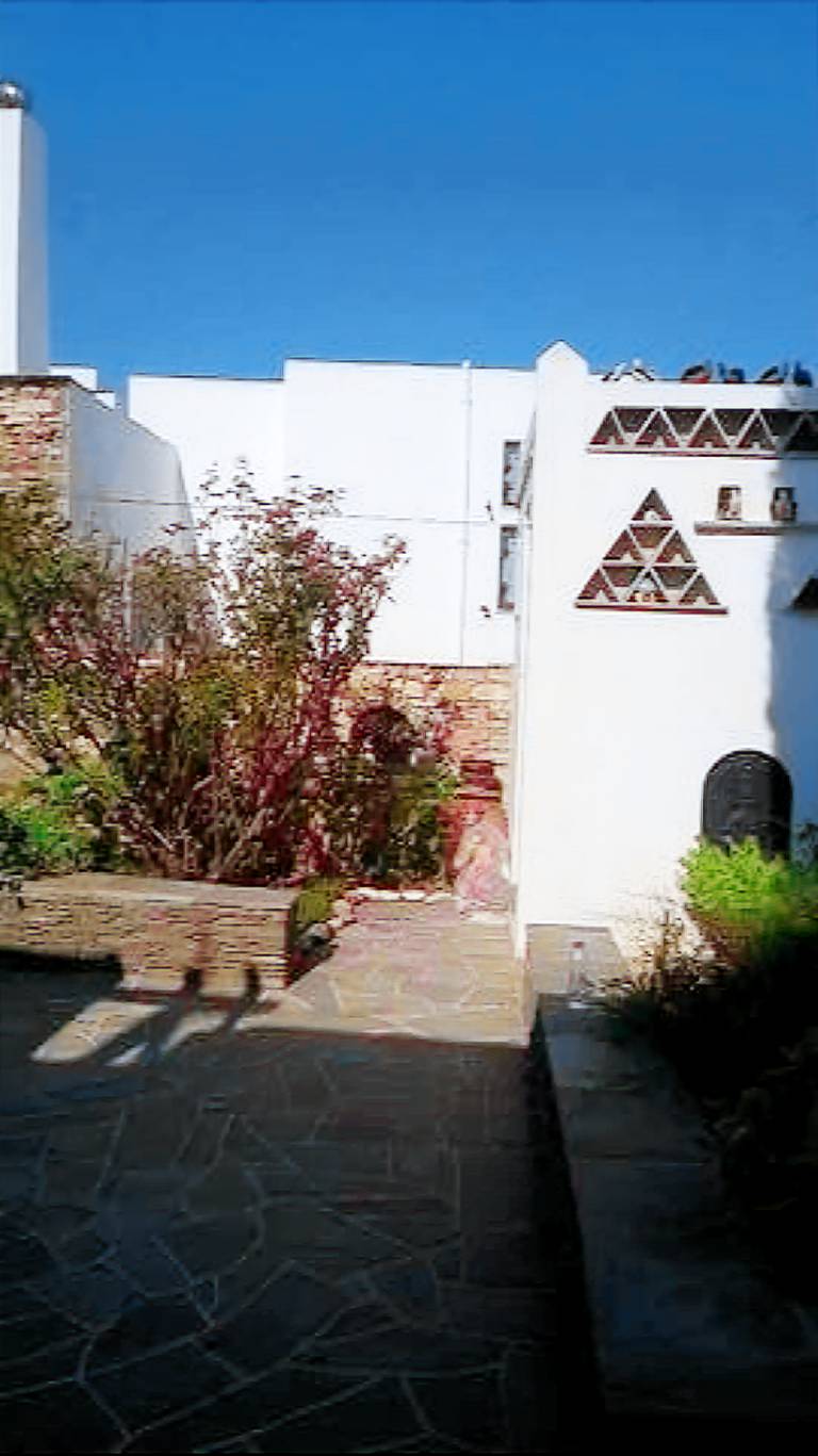 Apartment with terrace & garden | Garden view — photo 2
