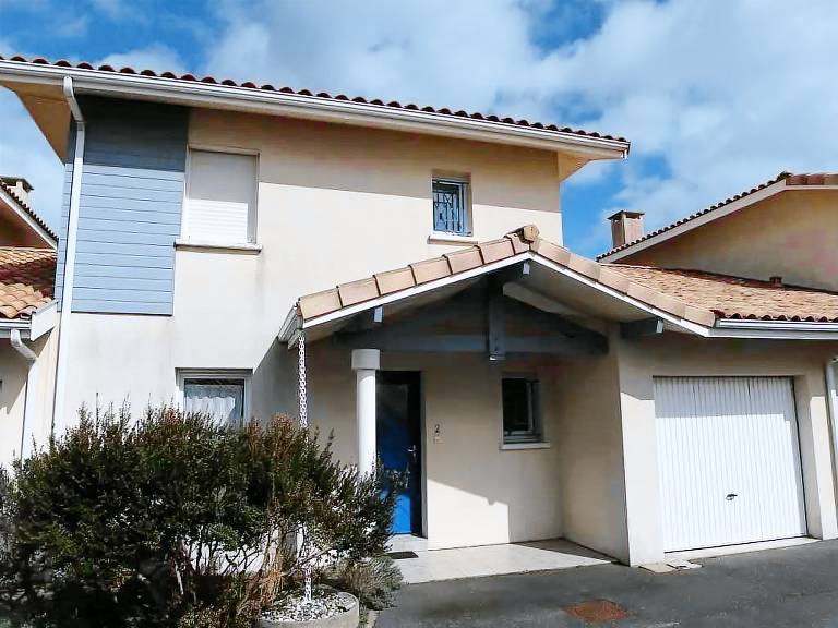House with terrace, garden & grill in Biscarrosse