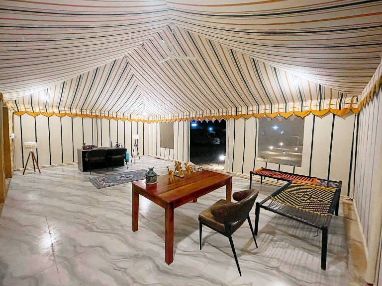 Tent with garden & patio | Pet-friendly — photo 3