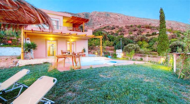 Fully equipped villa with garden, sauna & hot tub | Pet-friendly — photo 4