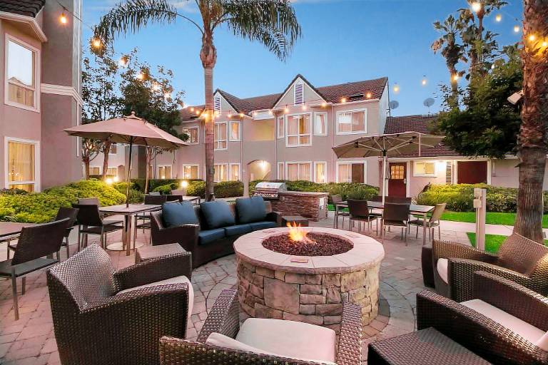 Sonesta ES Suites Huntington Beach Fountain Valley — photo 2