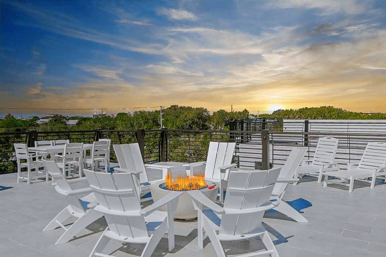 Breathtaking Beach House – 3-Min Walk to the Sand! Private Pool & Firepit — photo 5