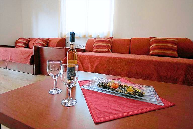 Apartment with barbecue & patio — photo 2