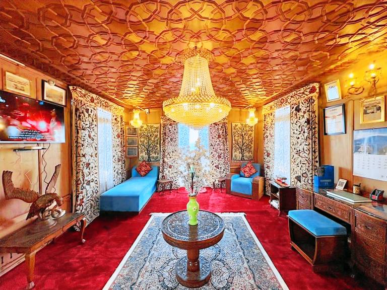 Houseboat New Golden Flower in Srinagar