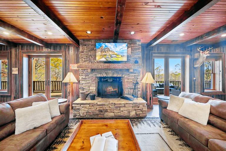 Cabin with barbeque & jacuzzi | Mountain view in Boone, NC