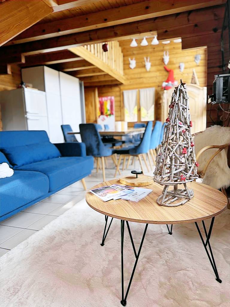 Chalet with BBQ & patio — photo 4
