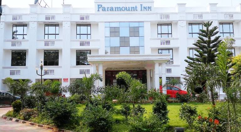 Paramount Inn