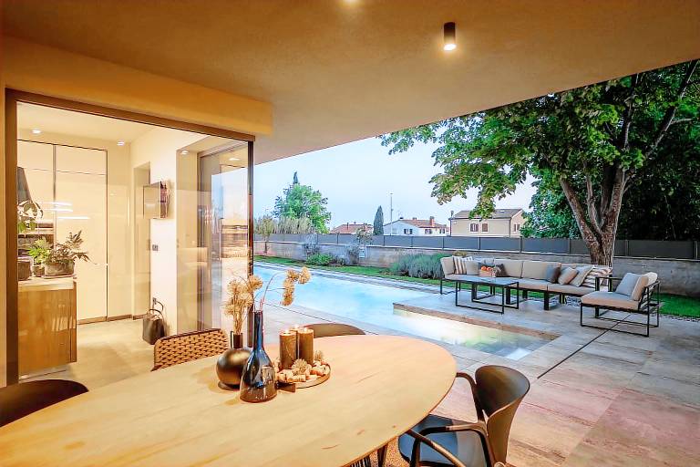 Villa with pool, BBQ & terrace — photo 5