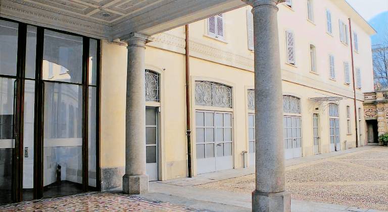 Holiday apartment | Next to Como Cathedral — photo 3