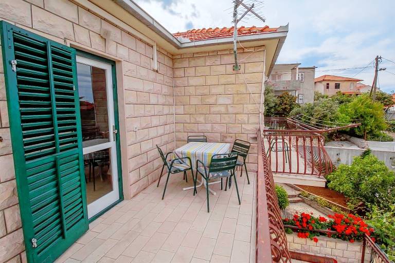 Fully equipped pleasant holiday apartment with patio | Garden view | Beach nearby | Dogs allowed — photo 3